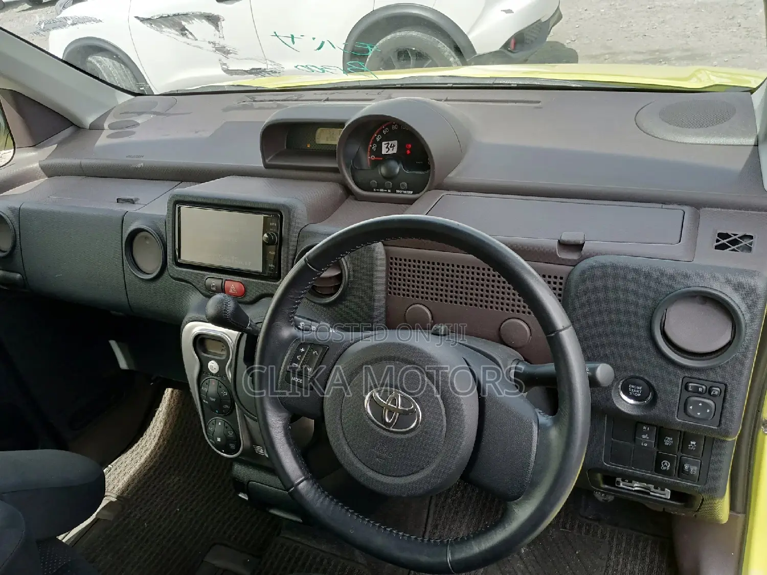 Toyota Spade 2016 Yellow