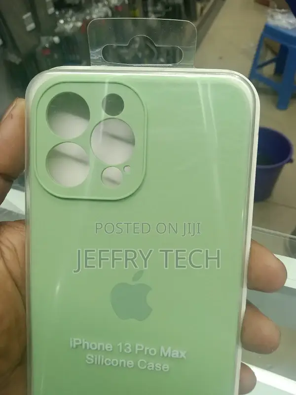 iPhone 13 Pro Max Silicone Green Case