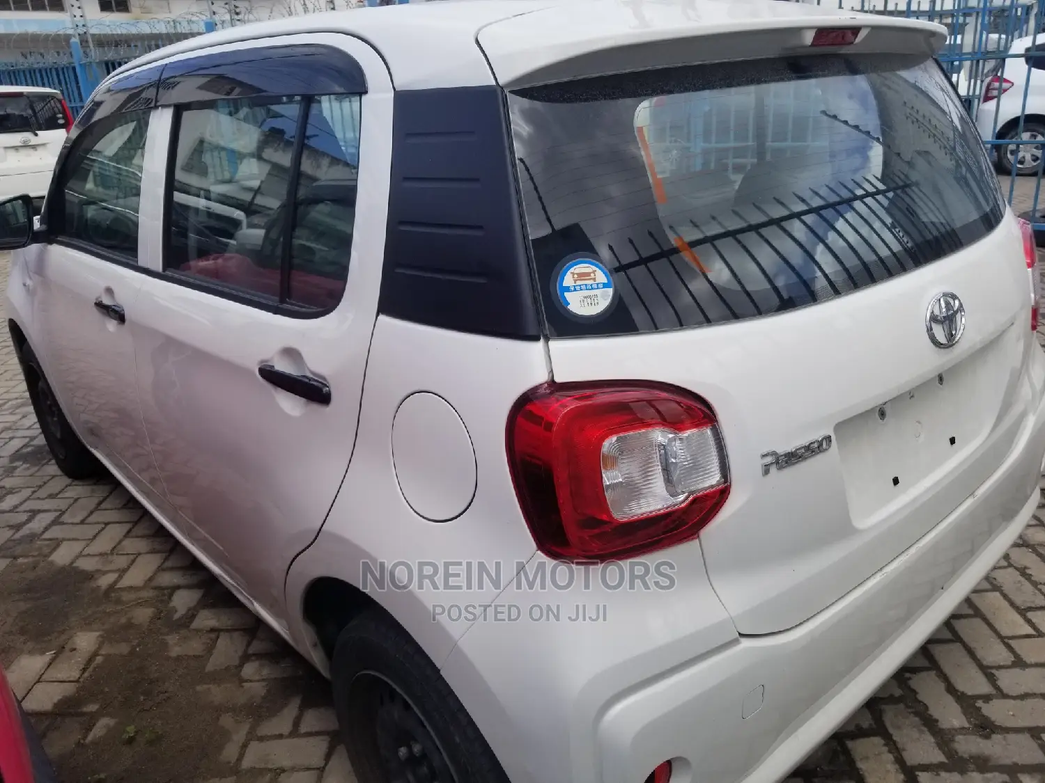 Toyota Passo 1.0 FWD 2015 Pearl