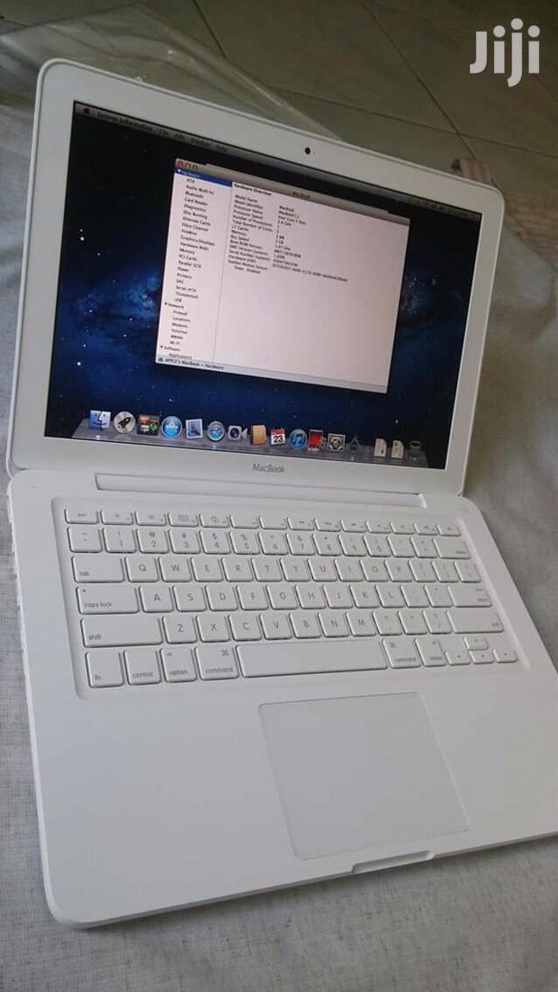 Laptop Apple MacBook 4GB Intel Core 2 Duo HDD 320GB - main view