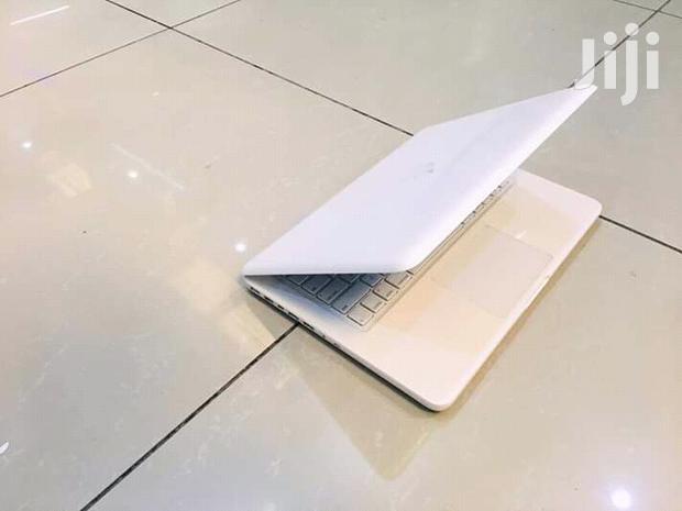 Laptop Apple MacBook 4GB Intel Core 2 Duo HDD 320GB - main view