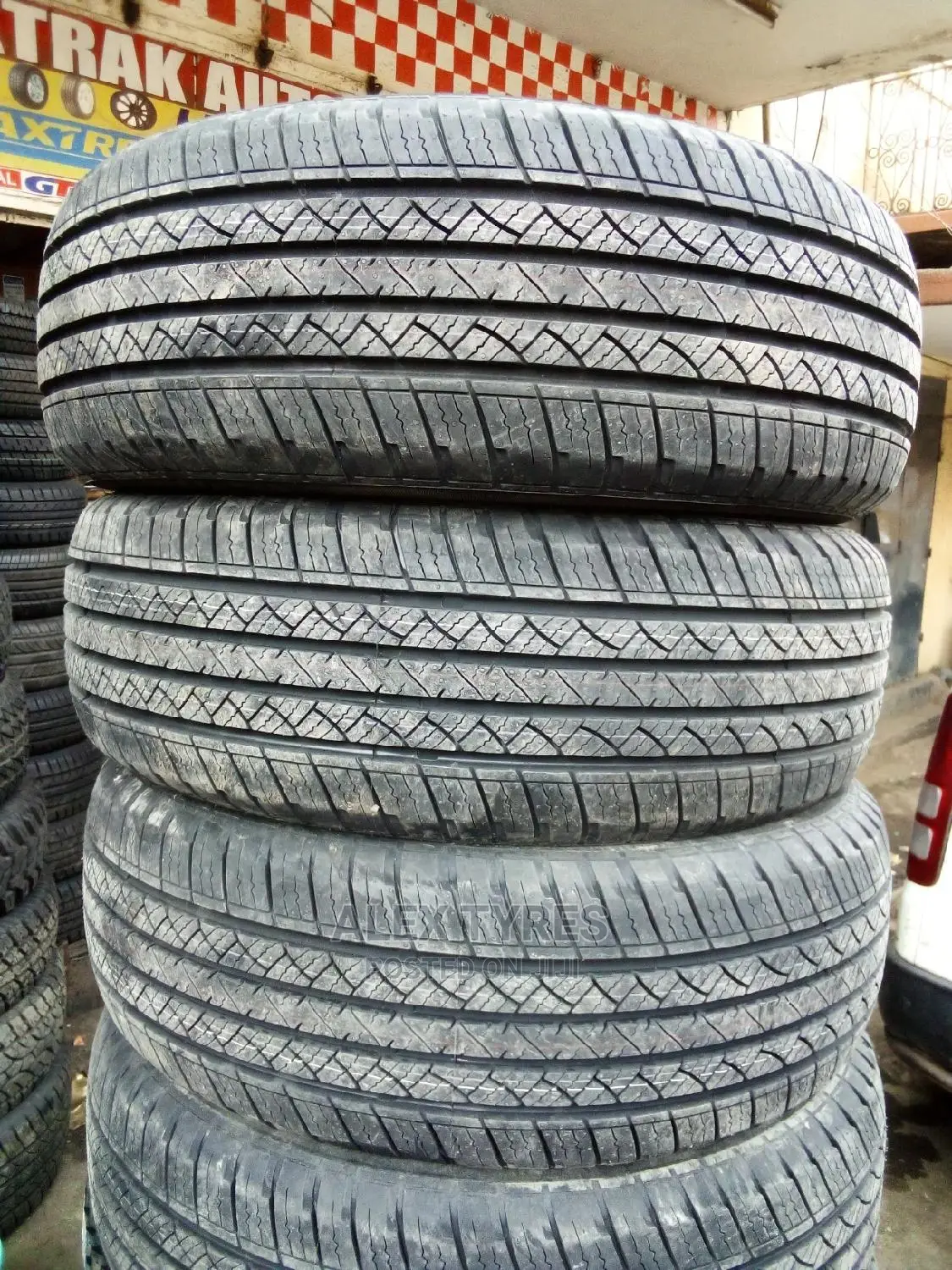 225/65r17 Antares Tyres Made in China