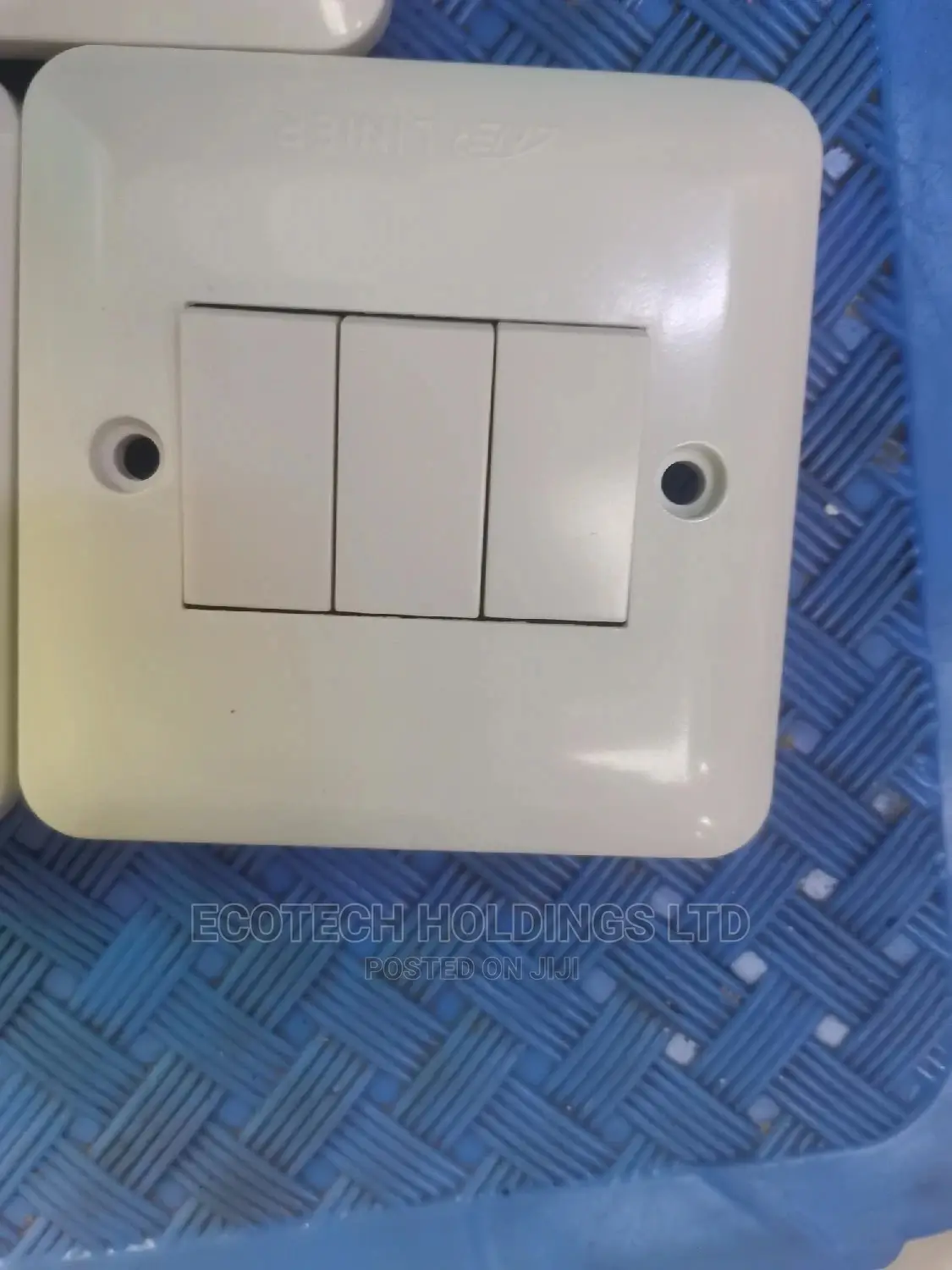 3 Gang 2 Way Switch