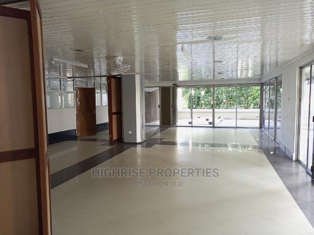 Fantastic 4000sq Ft Office Space - thumbnail 4