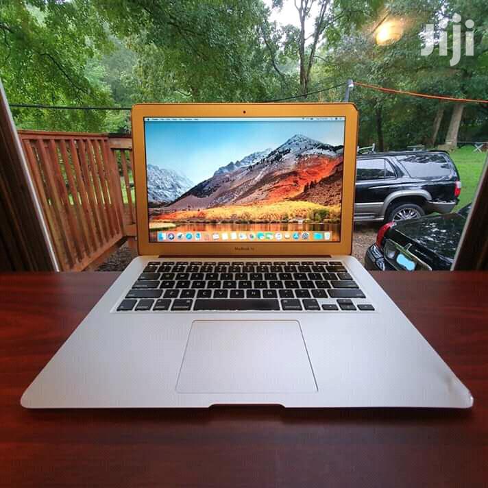 Laptop Apple MacBook Air 13.3" 256GB SSD 8GB RAM