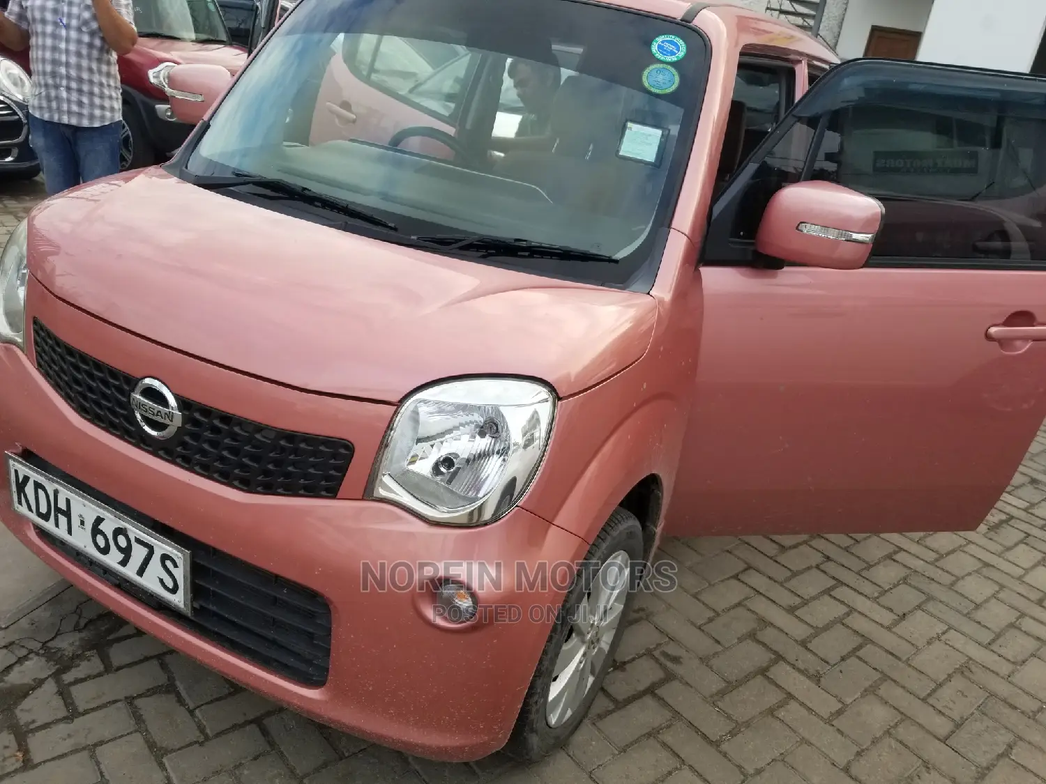 Nissan Moco 2014 Pink