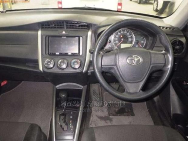 Toyota Corolla Fielder 2017 White - thumbnail 3