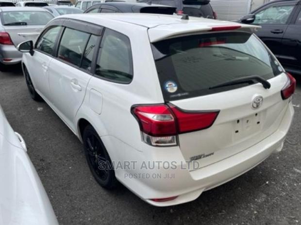 Toyota Corolla Fielder 2017 White - thumbnail 6