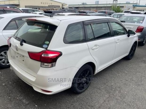 Toyota Corolla Fielder 2017 White - thumbnail 7