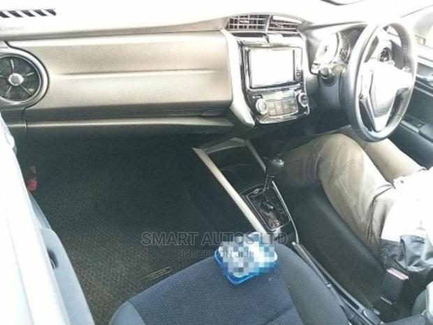 Toyota Corolla Fielder 2017 White - thumbnail 2