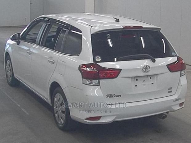 Toyota Corolla Fielder 2017 White - thumbnail 5
