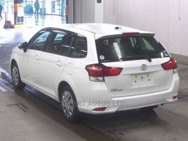 Toyota Corolla Fielder 2017 White - thumbnail 4