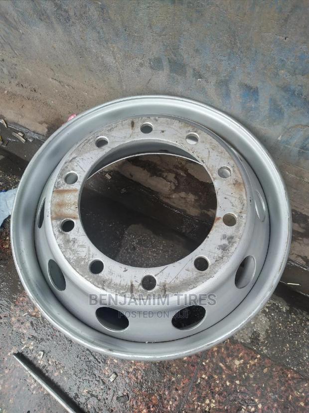 Rims Sizes 22.5 For Trucks Tubeles 1o Holes
