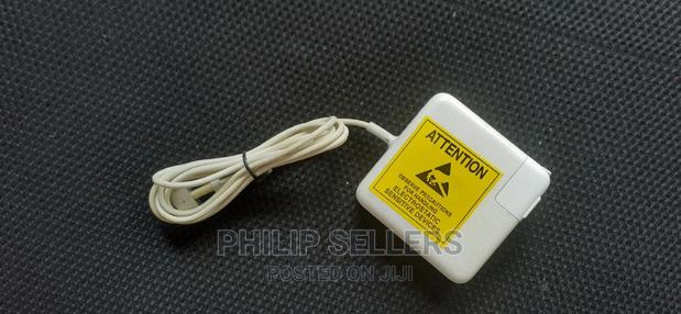 Macbook Charger T (Megasafe 2) 45 Watts