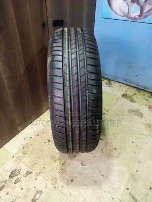 205/60r16 Bridgestone Tyre