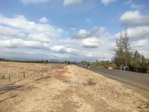 Chaka 2.5 Acres Main Tarmcac Honi/Brookside Road