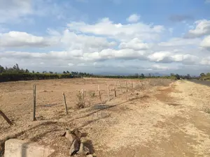 Chaka 2.5 Acres Main Tarmcac Honi/Brookside Road