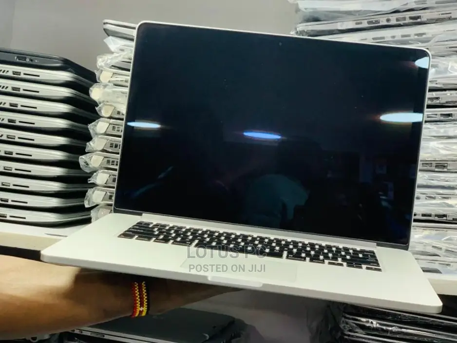 Laptop Apple MacBook Pro 2015 16GB Intel Core I7 SSD 512GB