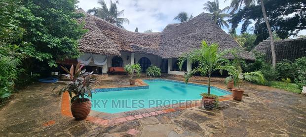 Holiday Rental,3 Bedrooms Cottage - main view