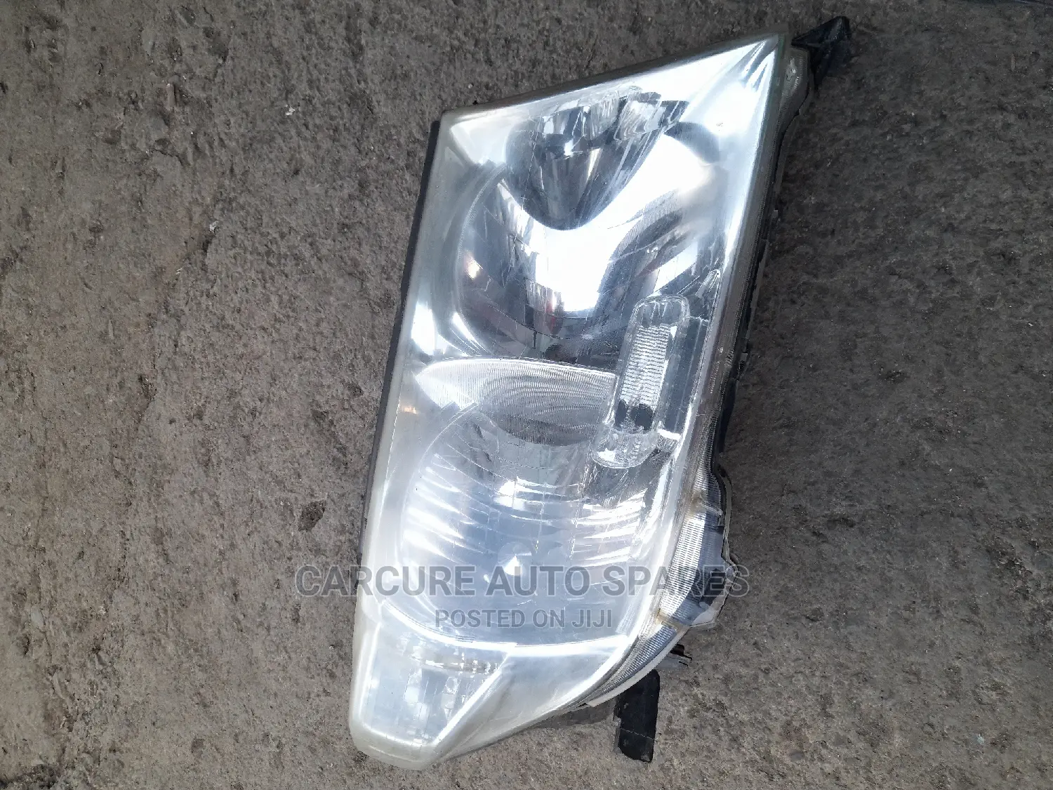 Landcruiser 200 V8 Headlight Non Xenon