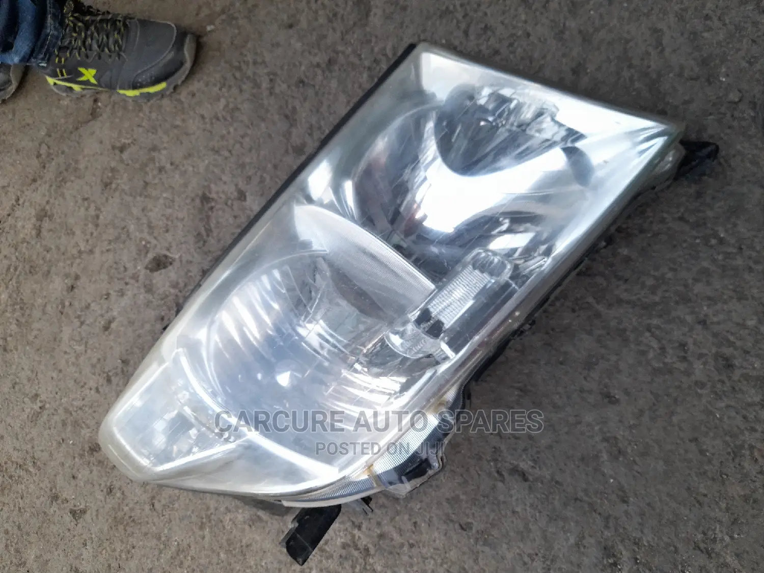 Landcruiser 200 V8 Headlight Non Xenon