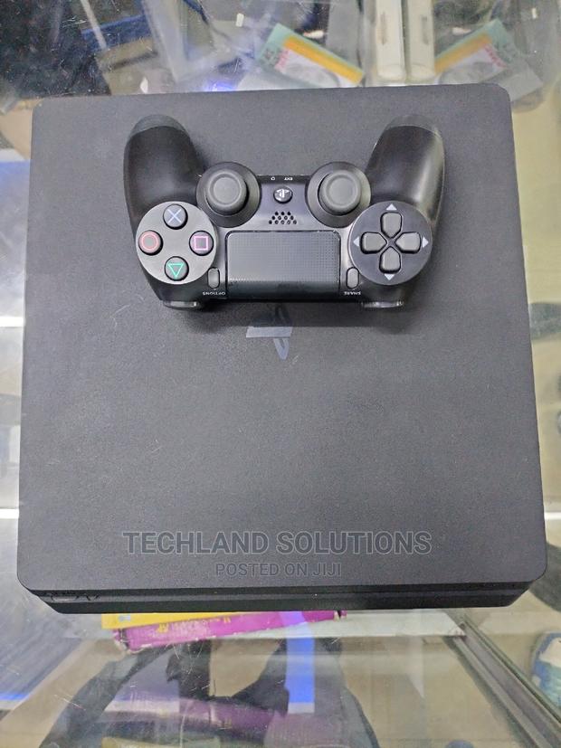 Playstation 4 Slim , 500gb - thumbnail 2