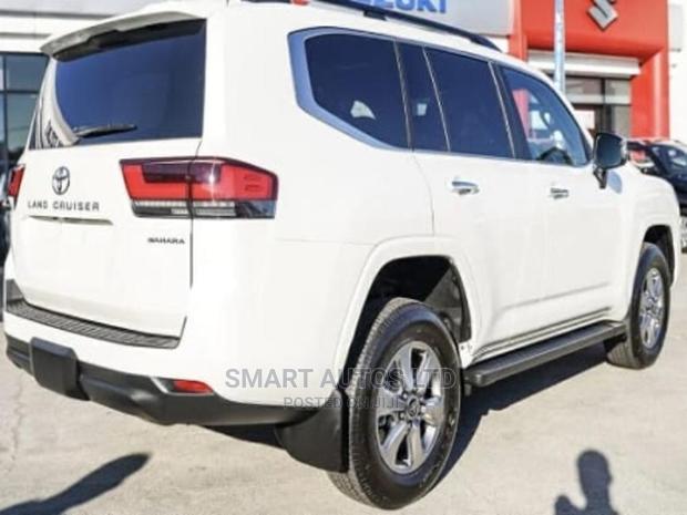 New Toyota Land Cruiser 2022 White - thumbnail 21