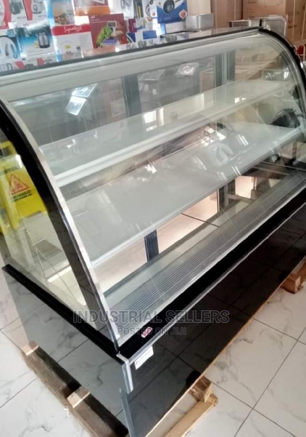 Cake Display Machine - main view