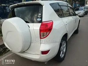 Toyota RAV4 2.4 2008 White