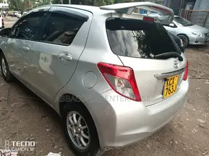 Toyota Vitz 1.3 AWD 3dr 2012 Silver