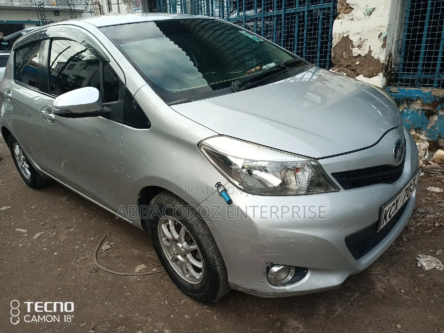 Toyota Vitz 1.3 AWD 3dr 2012 Silver
