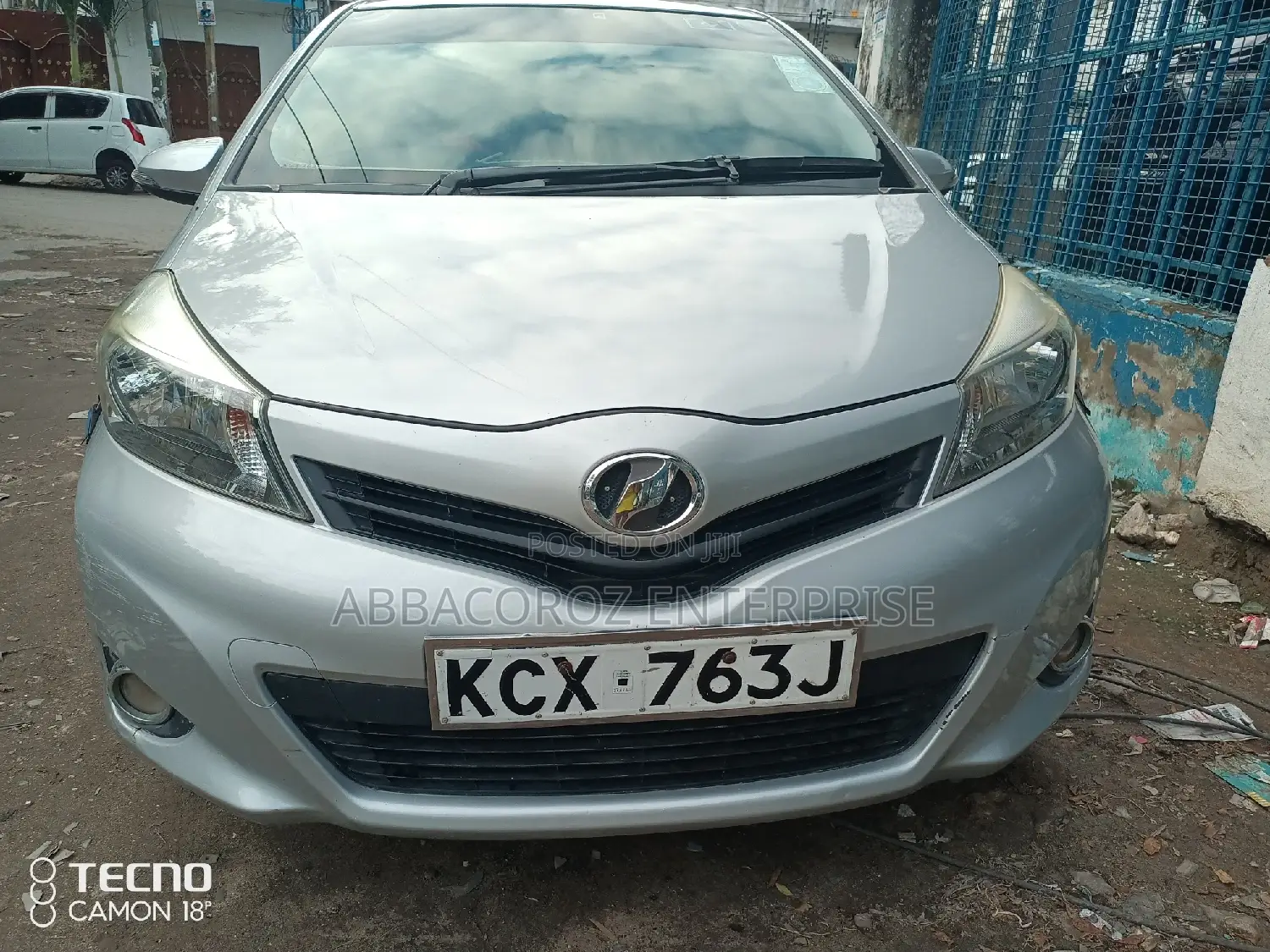 Toyota Vitz 1.3 AWD 3dr 2012 Silver