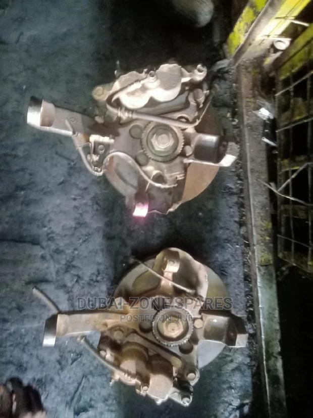 Front Wheel Hubs Complete Nissan Caravan E25,Zd30. - thumbnail 3