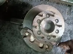 Front Wheel Hubs Complete Nissan Caravan E25,Zd30.