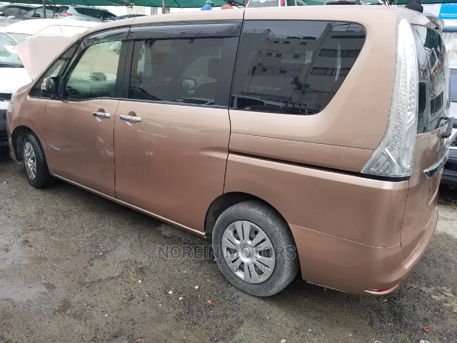 Nissan Serena 2015 Brown