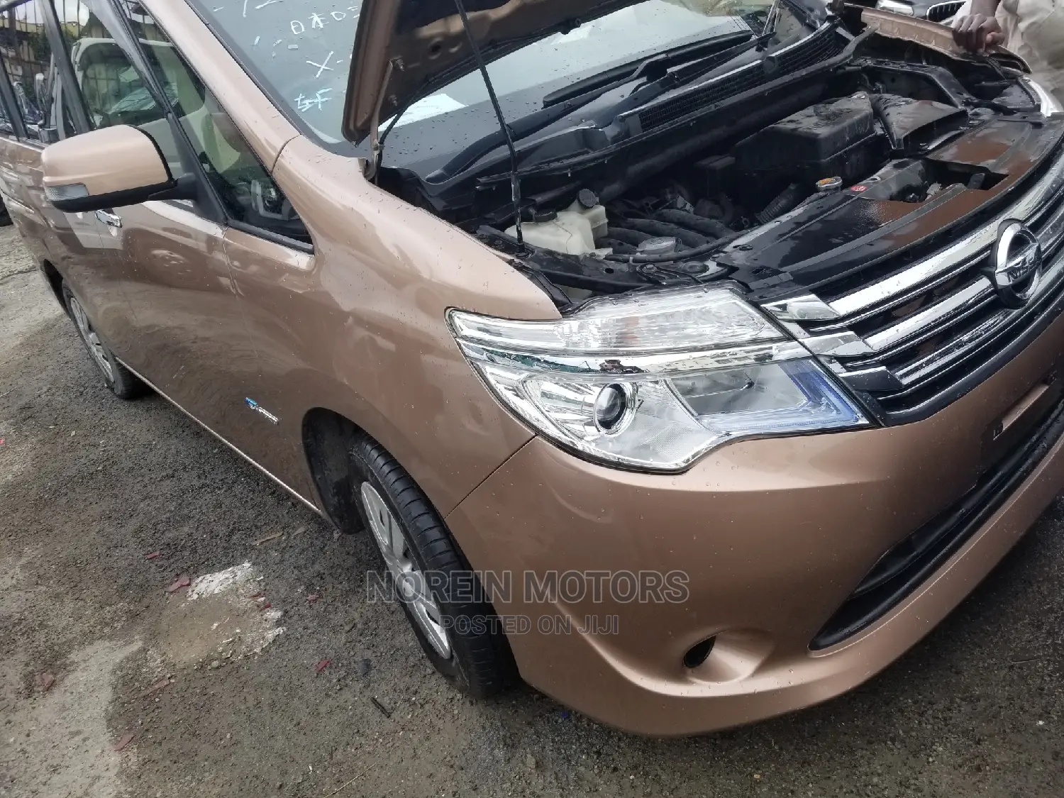 Nissan Serena 2015 Brown