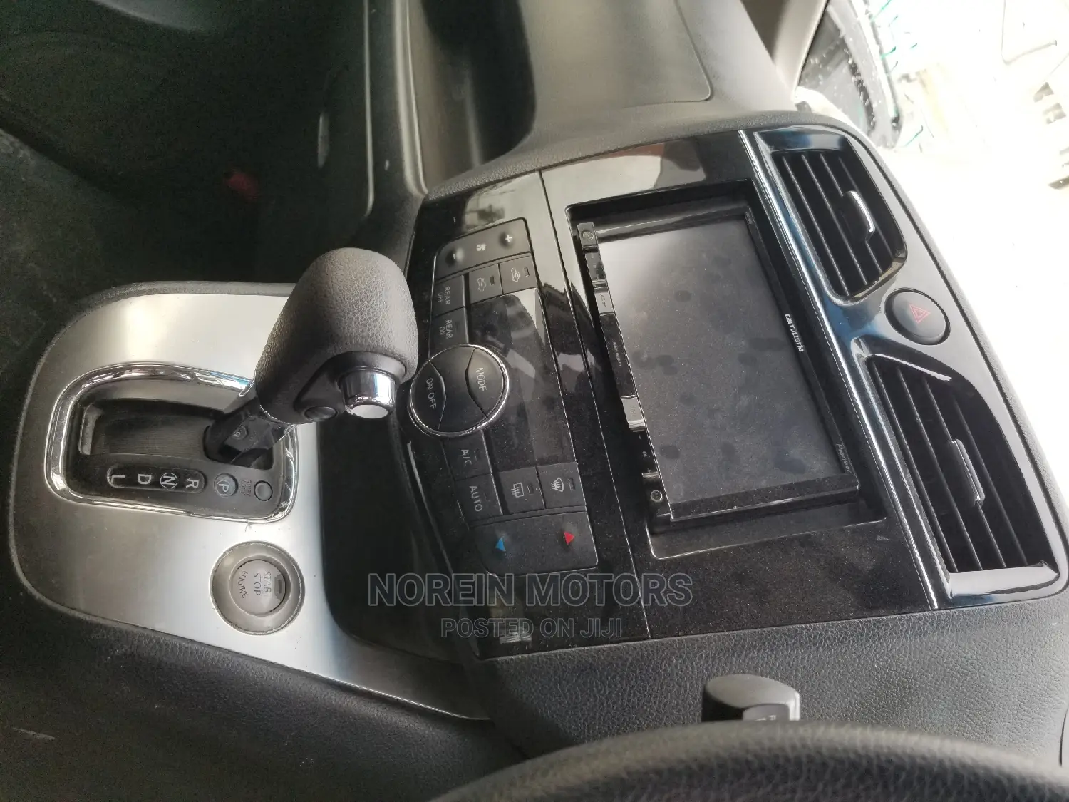 Nissan Serena 2015 Brown