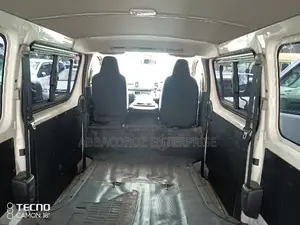 Toyota HiAce 2016 White