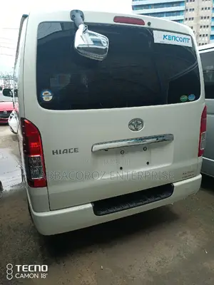 Toyota HiAce 2016 White