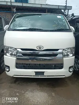 Toyota HiAce 2016 White