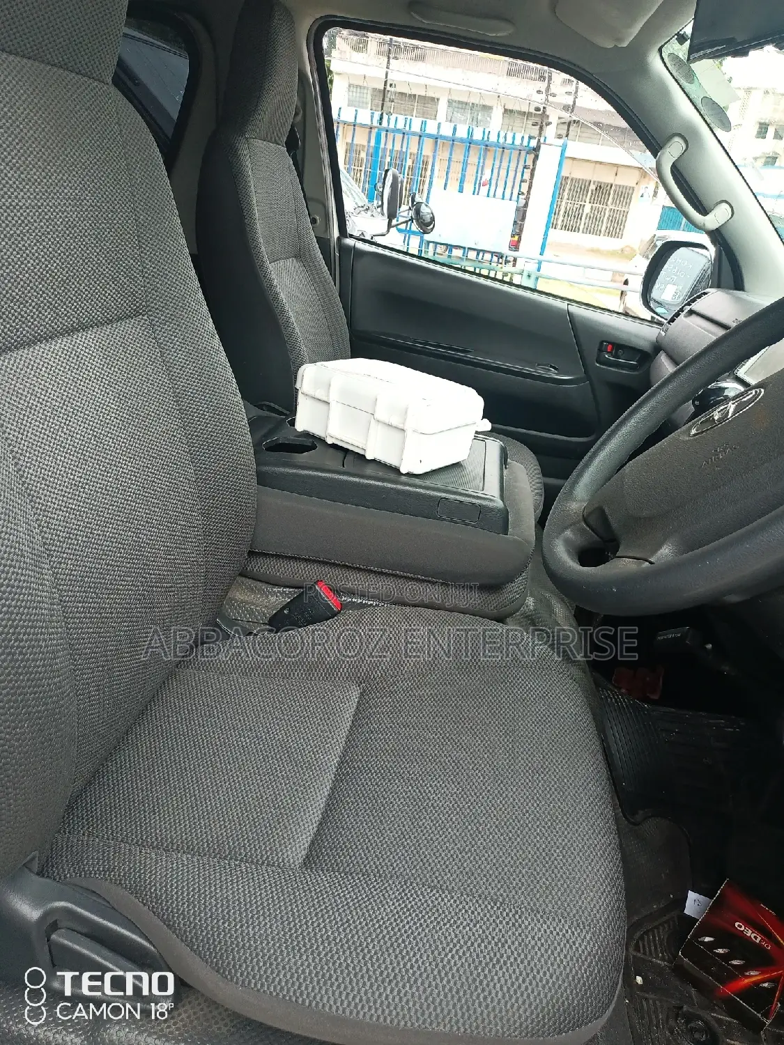 Toyota HiAce 2016 White
