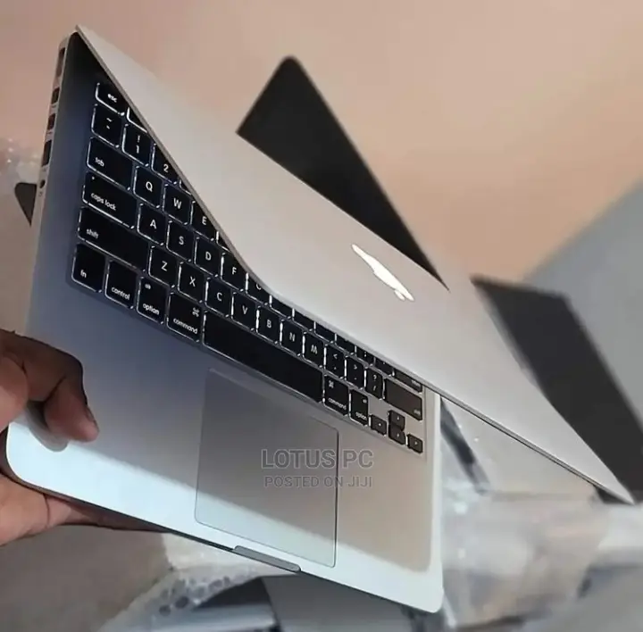 Laptop Apple MacBook Air 2015 8GB Intel Core I5 SSD 256GB
