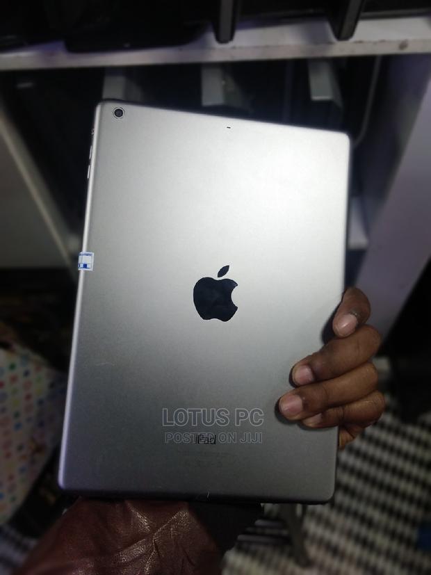 Apple iPad Air 32 GB Gray - thumbnail 3