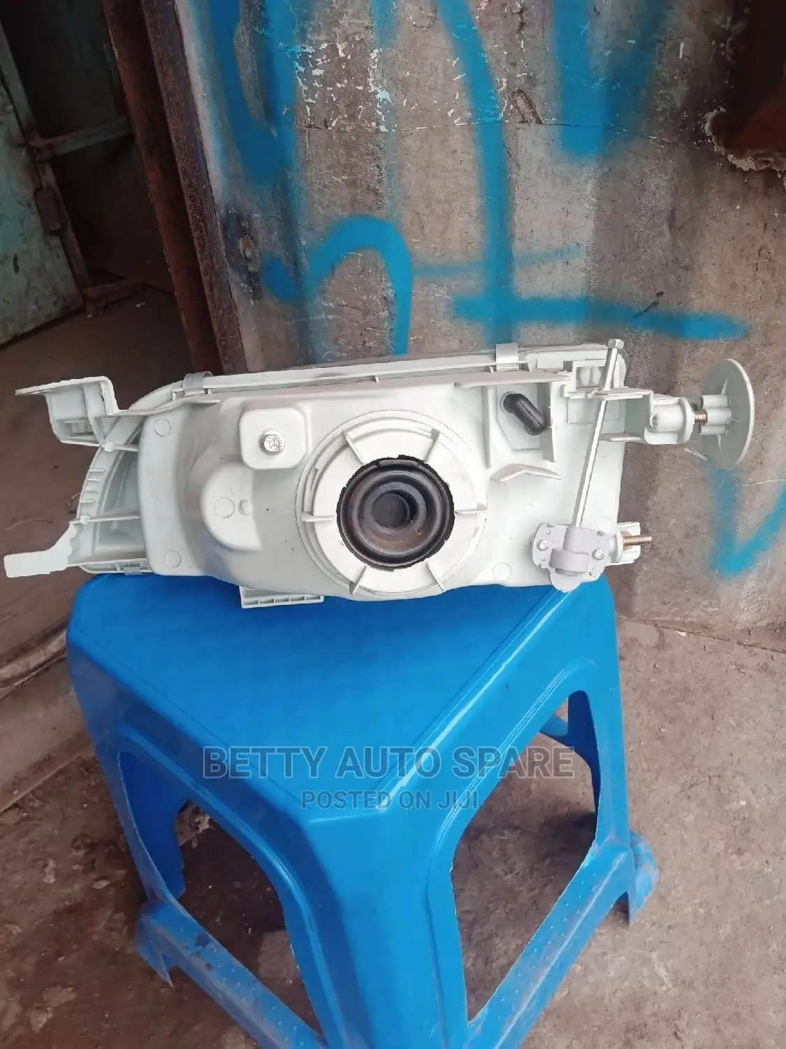 Toyota 100 Headlight