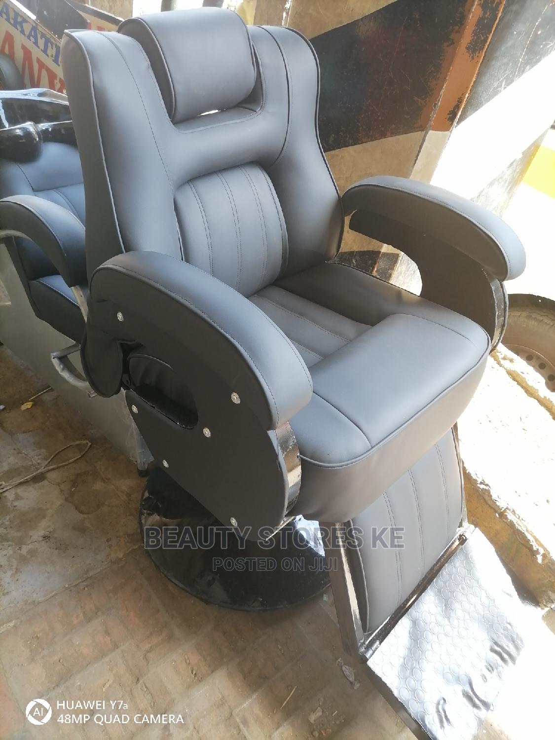 Barber Chair Black /Kinyozi Seat Executive /Local Barberseat in Nairobi Central Salon