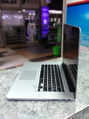 Laptop Apple MacBook Pro 2015 16GB Intel Core I7 SSD 256GB