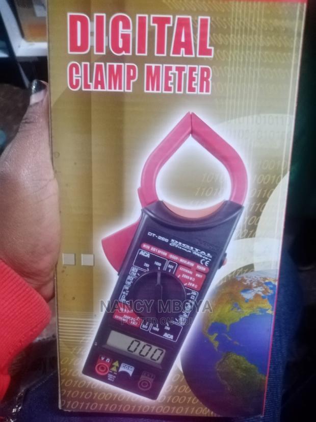 Digital Clamp Meter - main view