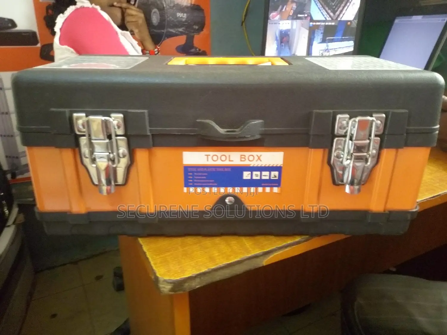17 Inch One-Touch Tool Box With Removable Lid Organizers