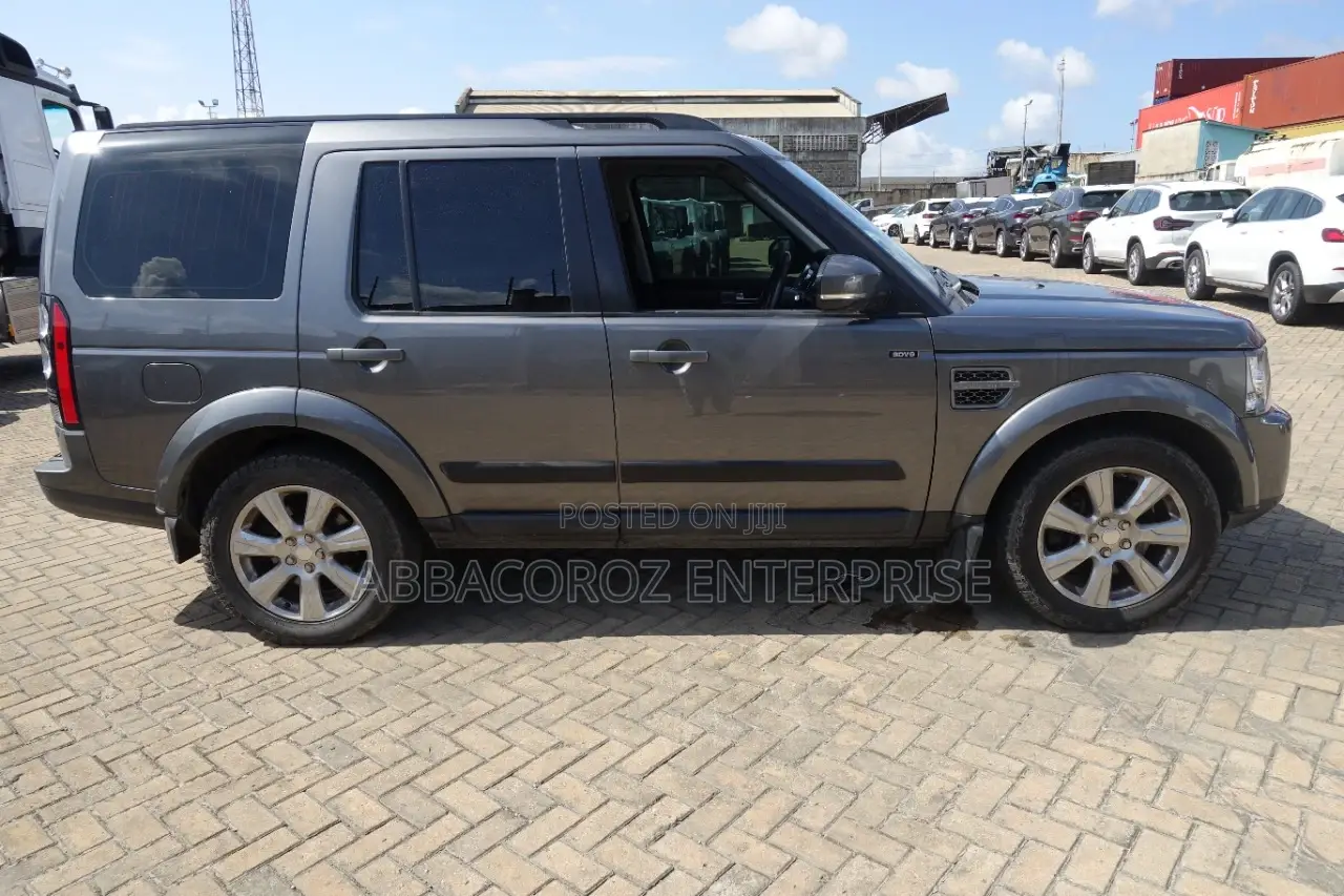 Land Rover Discovery 2015 Gray