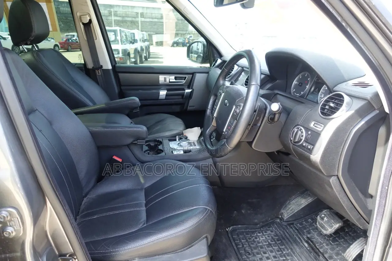Land Rover Discovery 2015 Gray